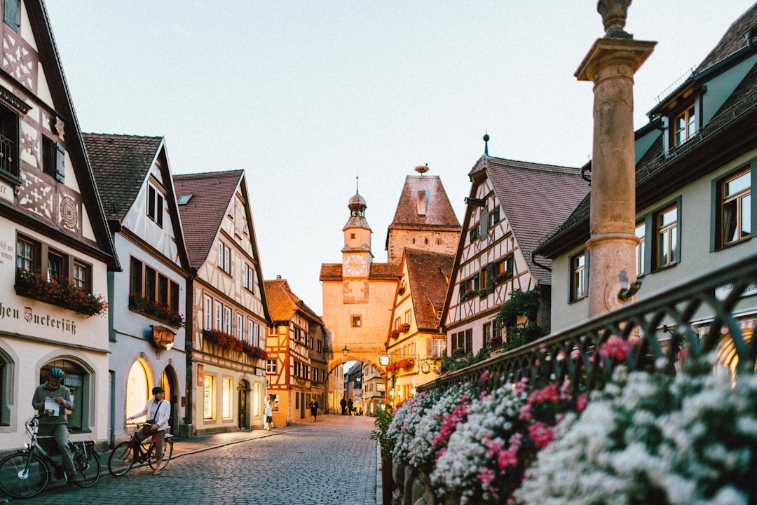 Travel Hacks: Mastering the Art of Budget-Friendly Luxury Travel Hacks: Mastering the Art of Budget-Friendly Luxury